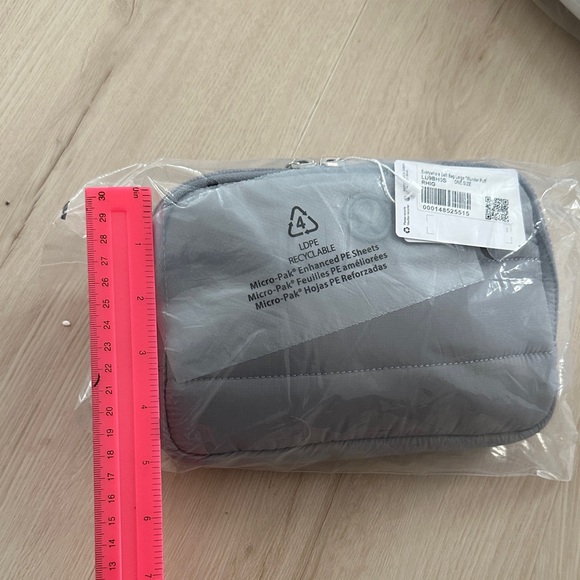 Lululemon Everywhere Belt Bag 2L Wunder Puff - Picture 4 of 5